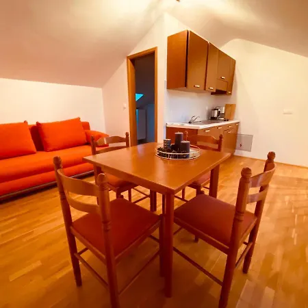 La * Novi Vinodolski