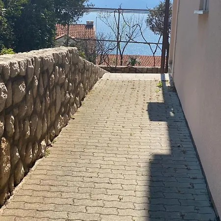 Apartment La